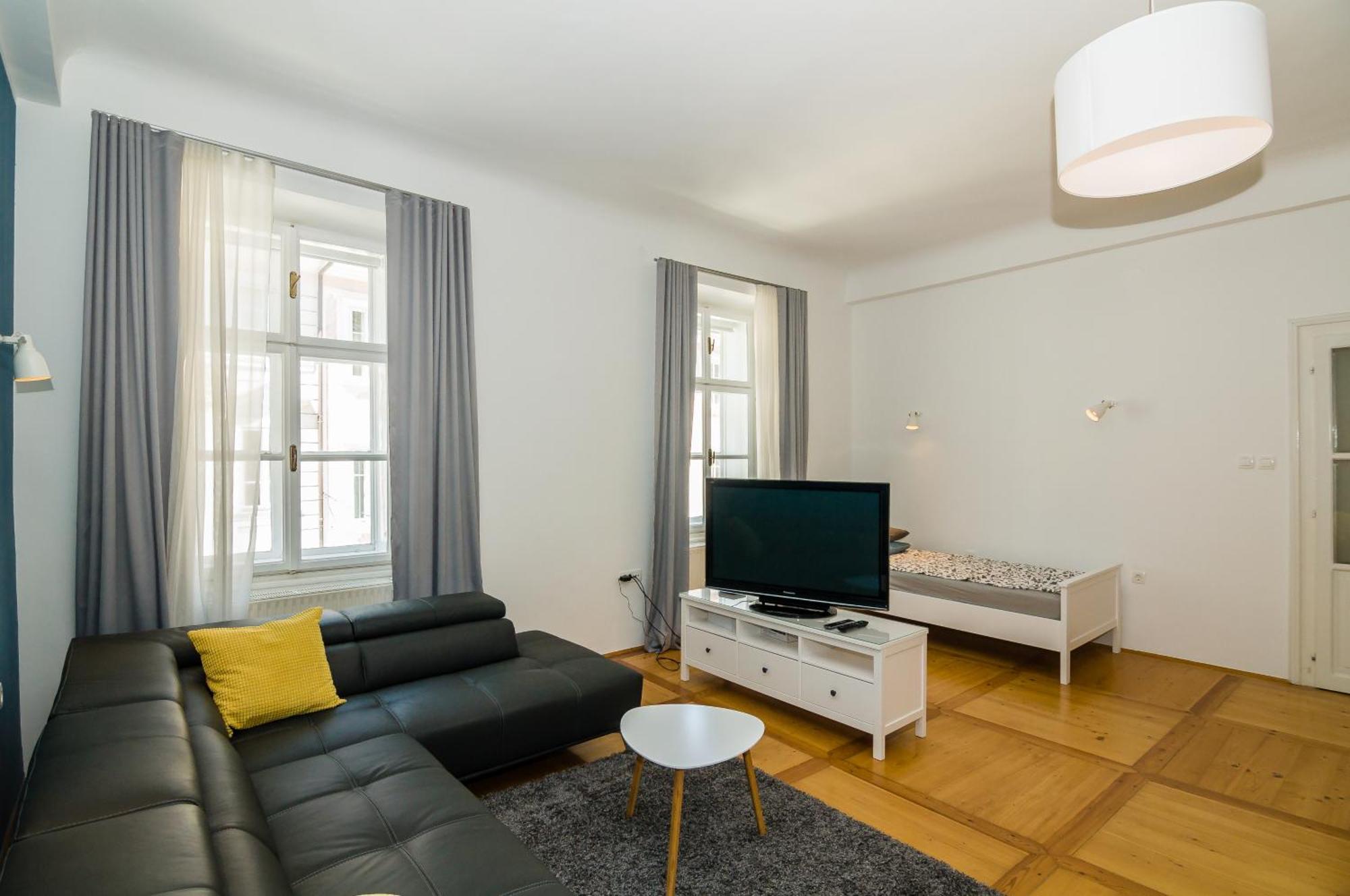 Elegant Central Apartment Liubliana Exterior foto
